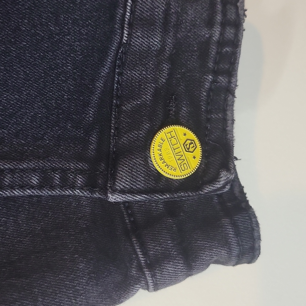 Switch Remarkable Black Distressed Embroidered Po… - image 4